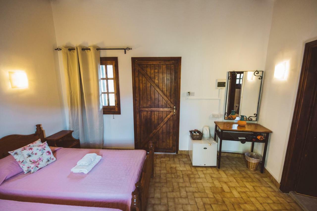 Vasilias Nikoklis Inn Nikoklia Exterior photo